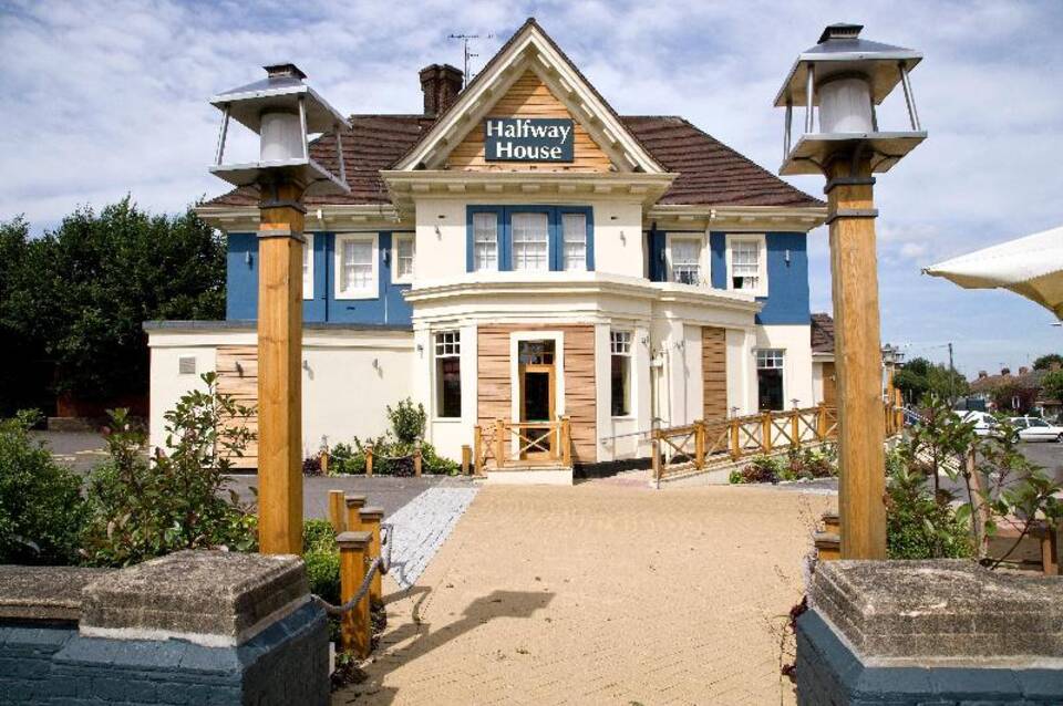 Premier Inn Dunstable Luton 2