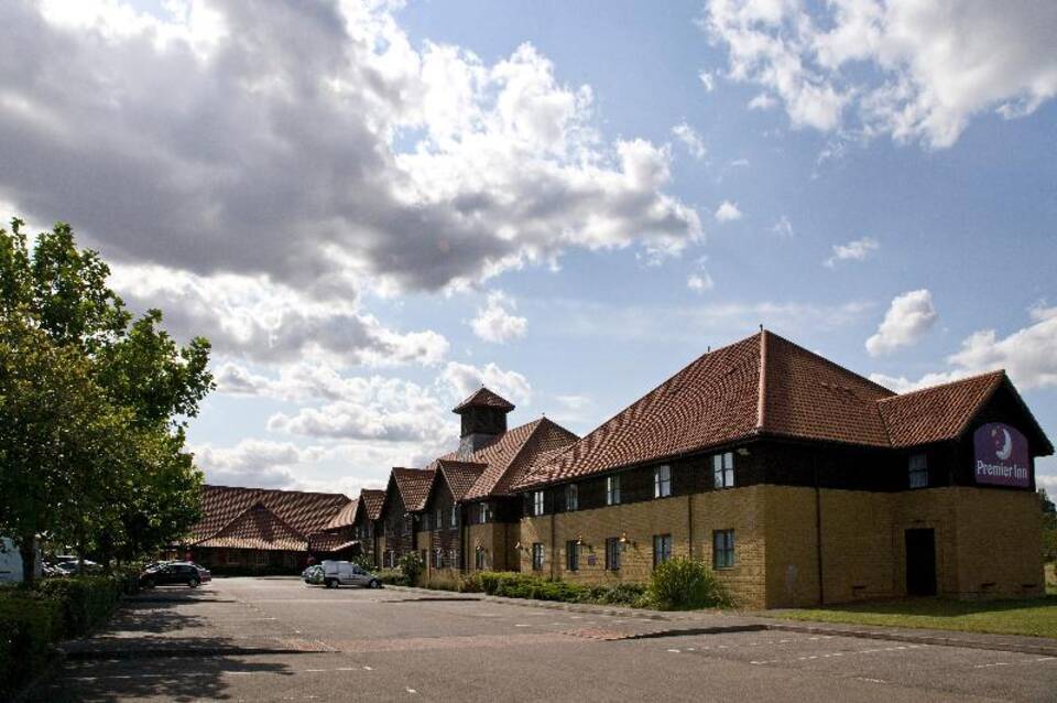 Premier Inn Basildon South 1