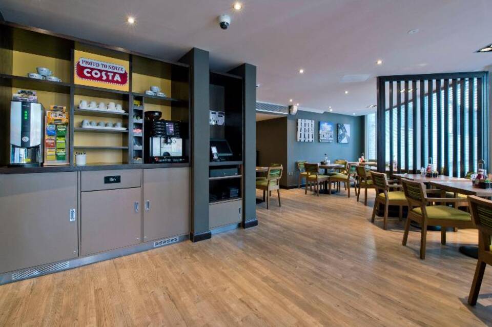 Premier Inn London Southwark (Borough High St) 2
