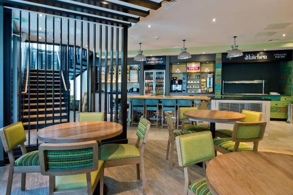 Premier Inn London Southwark (Borough High St) 5