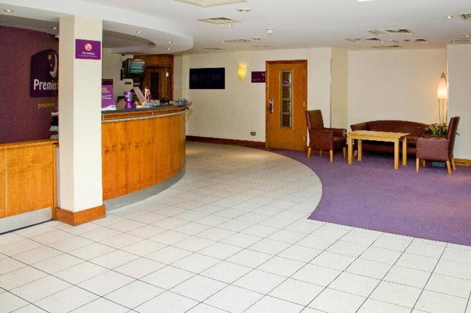 Premier Inn Watford Central 3