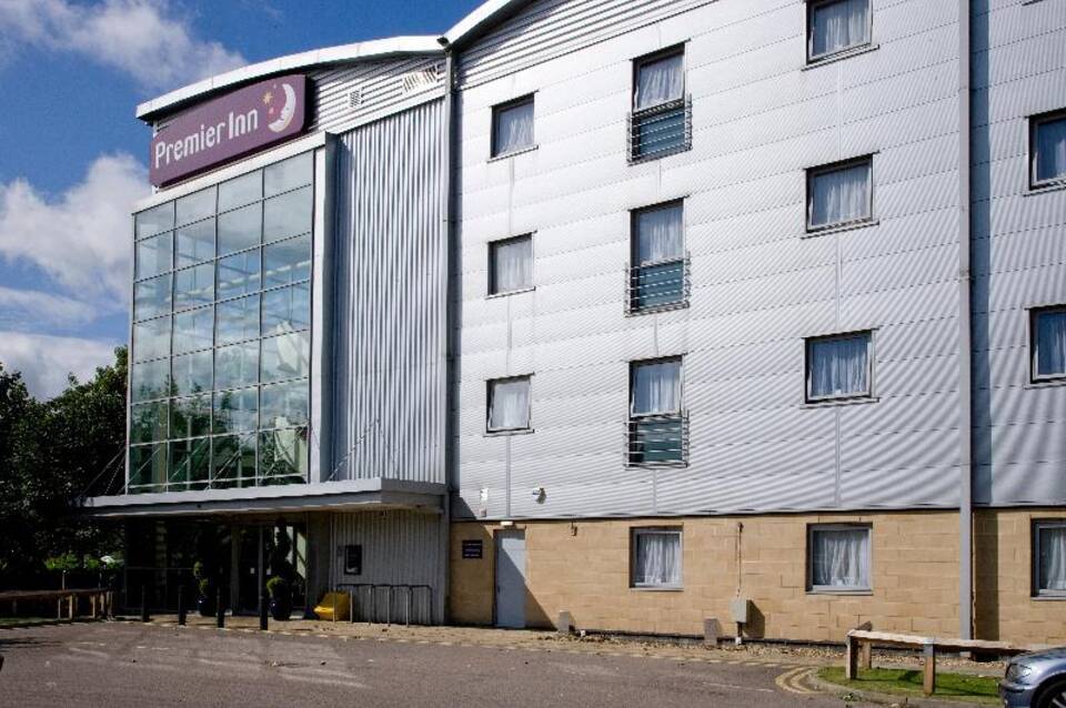 Premier Inn Watford Central 4