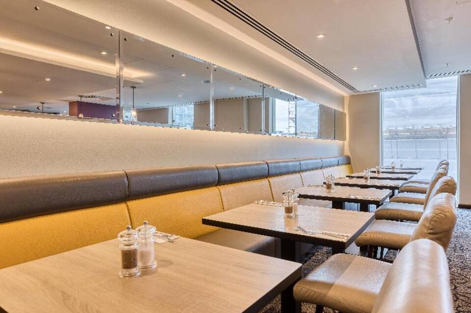 Premier Inn London Docklands (Canning Town) 2