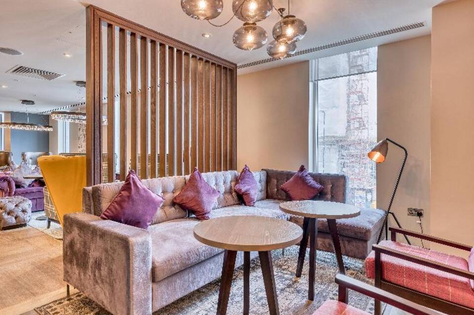 Premier Inn London Docklands (Canning Town) 4