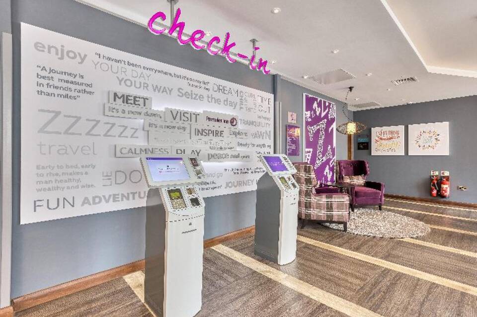 Premier Inn London Hammersmith (Shepherds Bush Road) 3