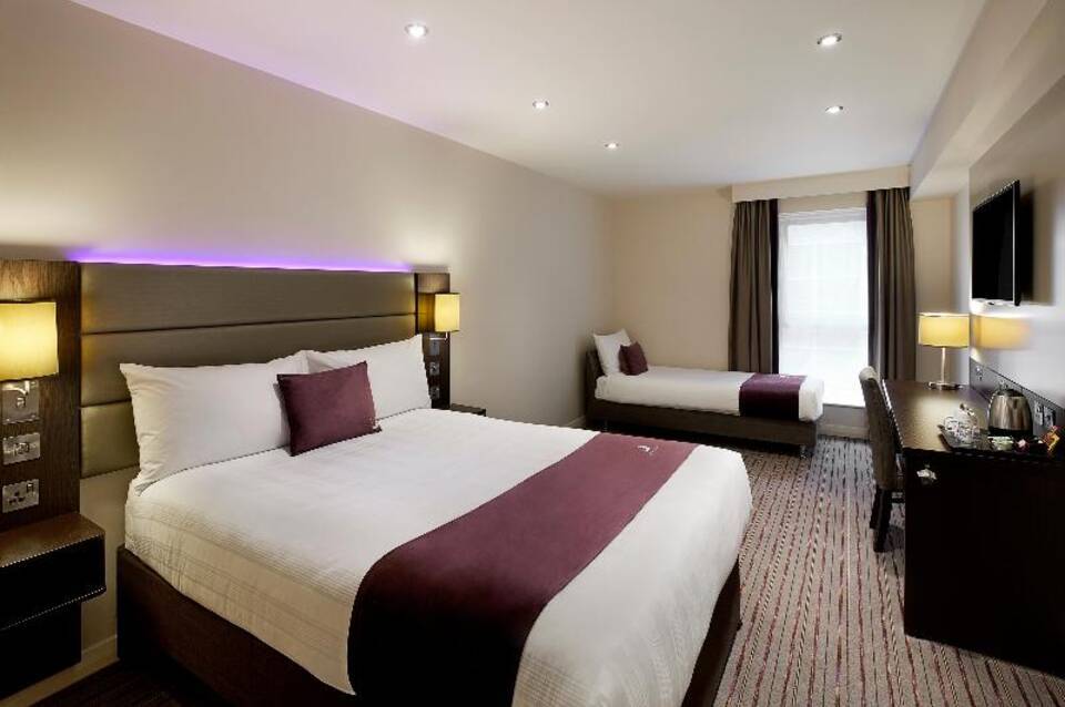 Premier Inn London Hammersmith (Shepherds Bush Road) 5