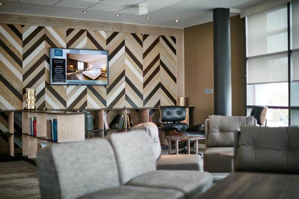 AC Hotel Manchester Salford Quays 3
