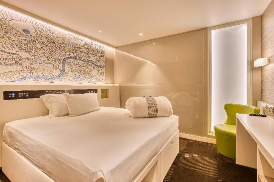 hub by Premier Inn London Soho 1