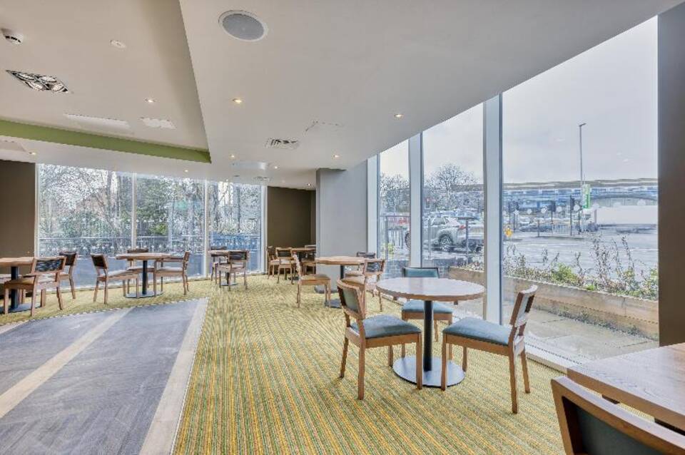 Premier Inn London New Southgate Hotel 2