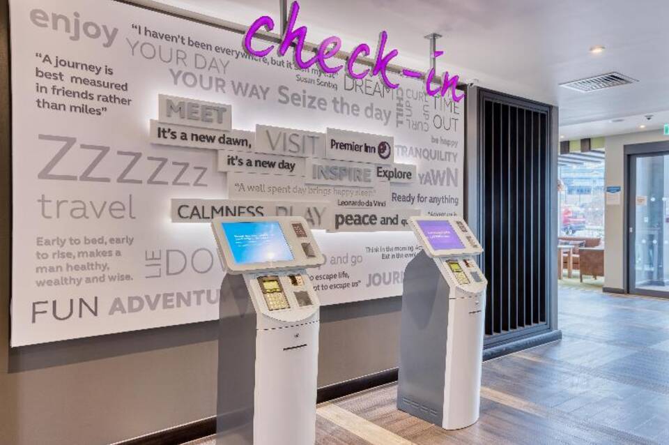 Premier Inn London New Southgate Hotel 3