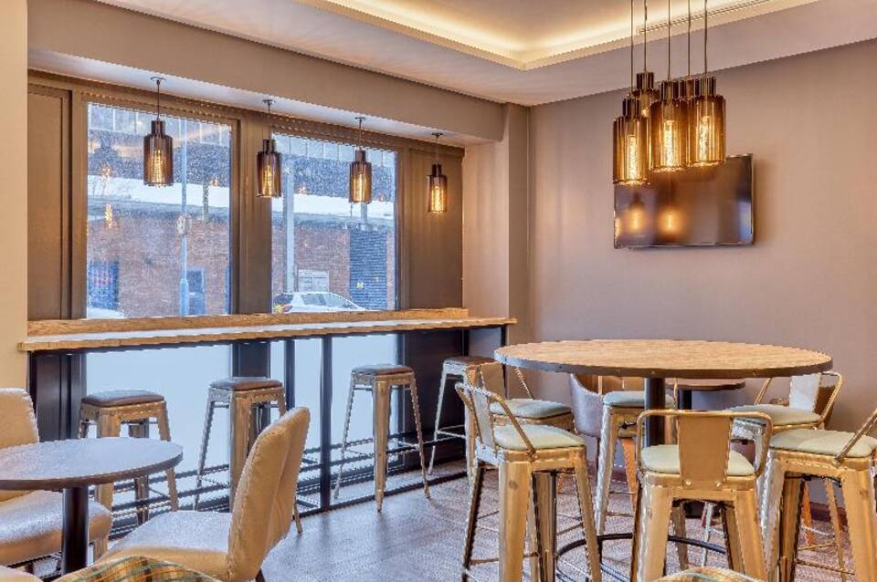Premier Inn London Uxbridge Town Centre 2