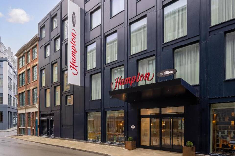 Hampton by Hilton London Old Street 1