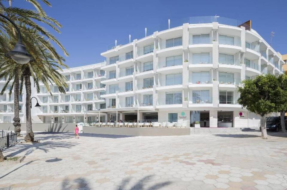 One Ibiza Suites 5