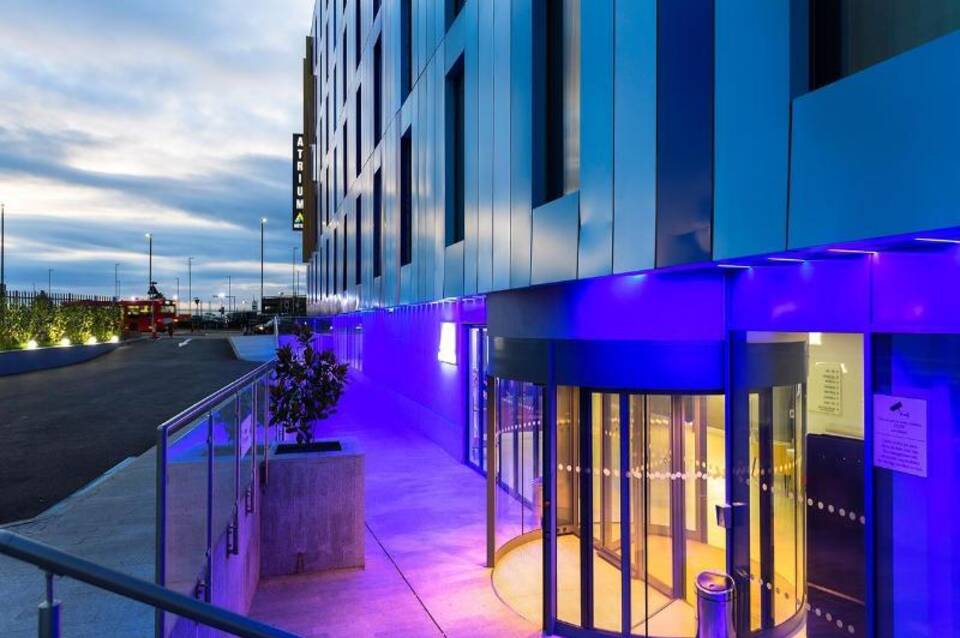 Atrium Hotel Heathrow 3