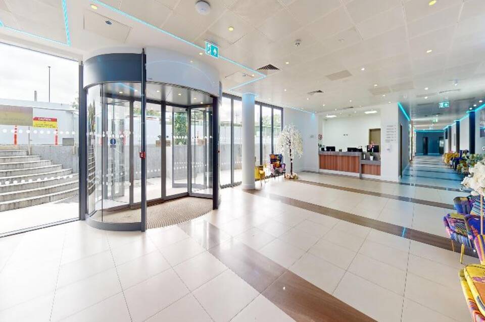 Atrium Hotel Heathrow 4
