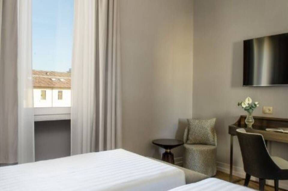 Aria Palace 5