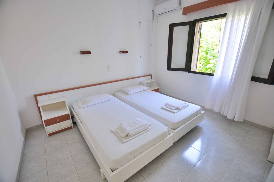 Antigonis Apartments 2
