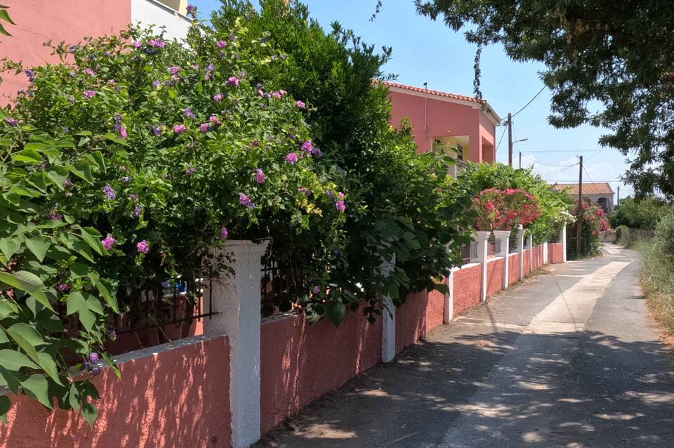Antigonis Apartments 3