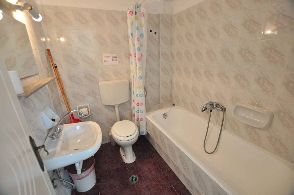 Antigonis Apartments 4
