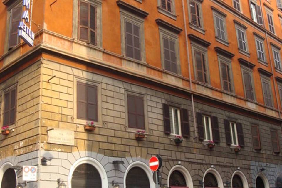 Hotel Dina 1