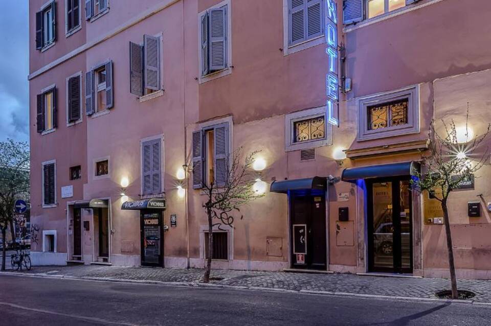 Hotel Center 3 3