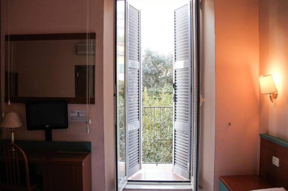 Hotel Center 3 4
