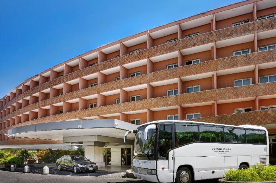 Crowne Plaza St. Peter's 4