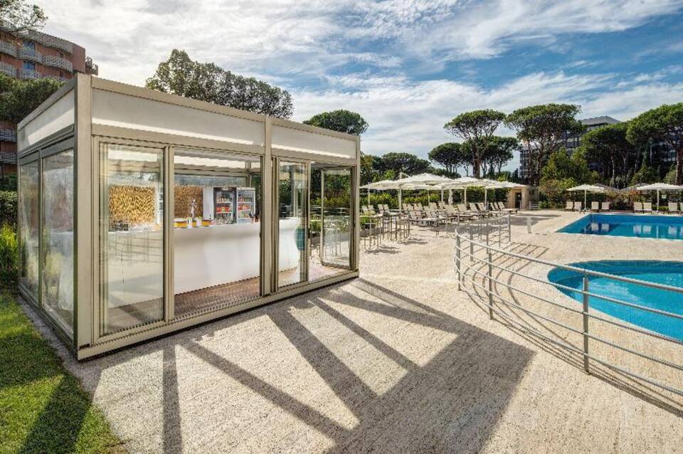 Holiday Inn Rome Eur Parco dei Medici 2