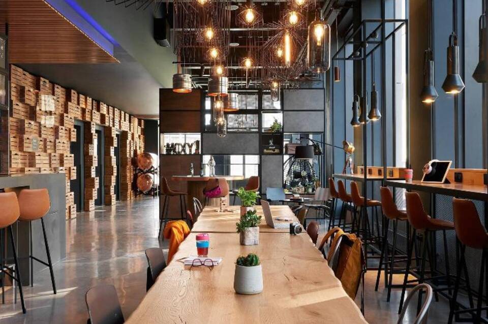 Moxy Edinburgh Fountainbridge 1