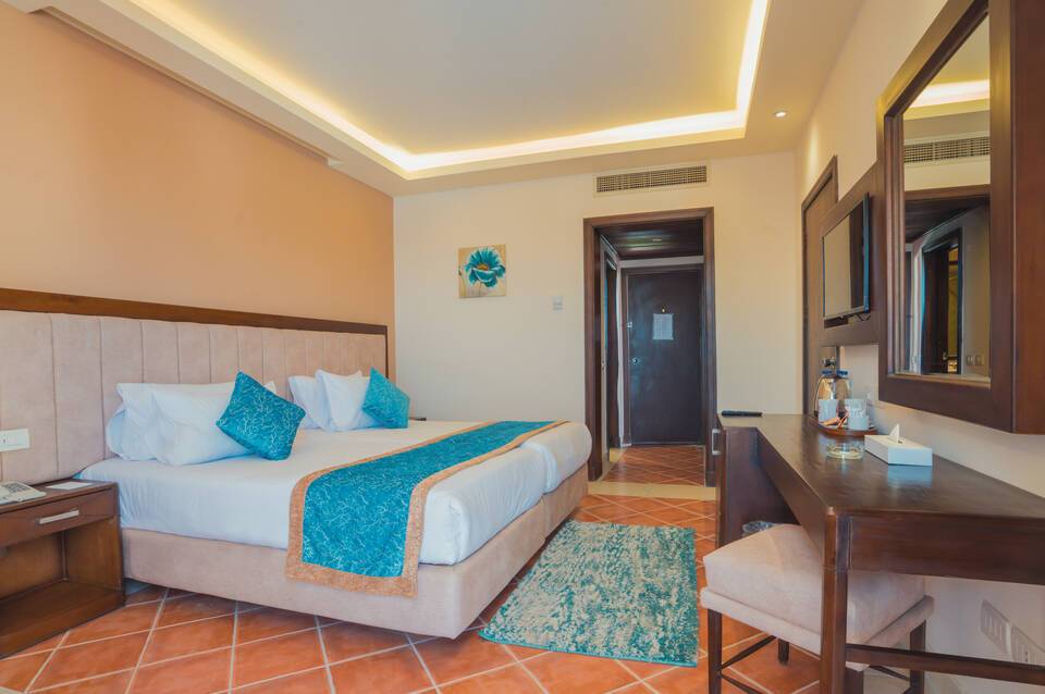 Ivy Cyrene Sharm Resort 5
