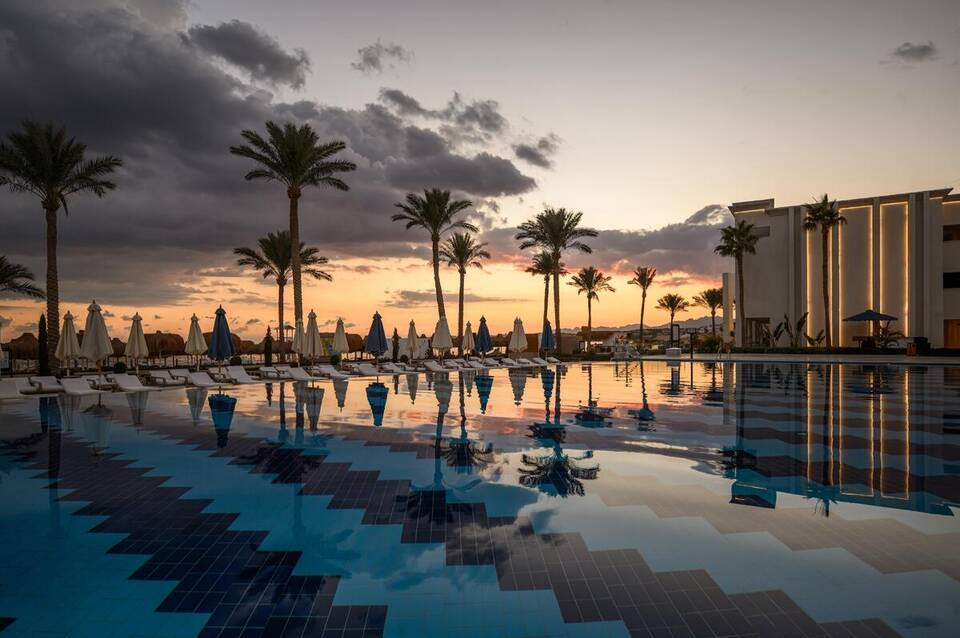 Sunrise Remal Beach Resort 5