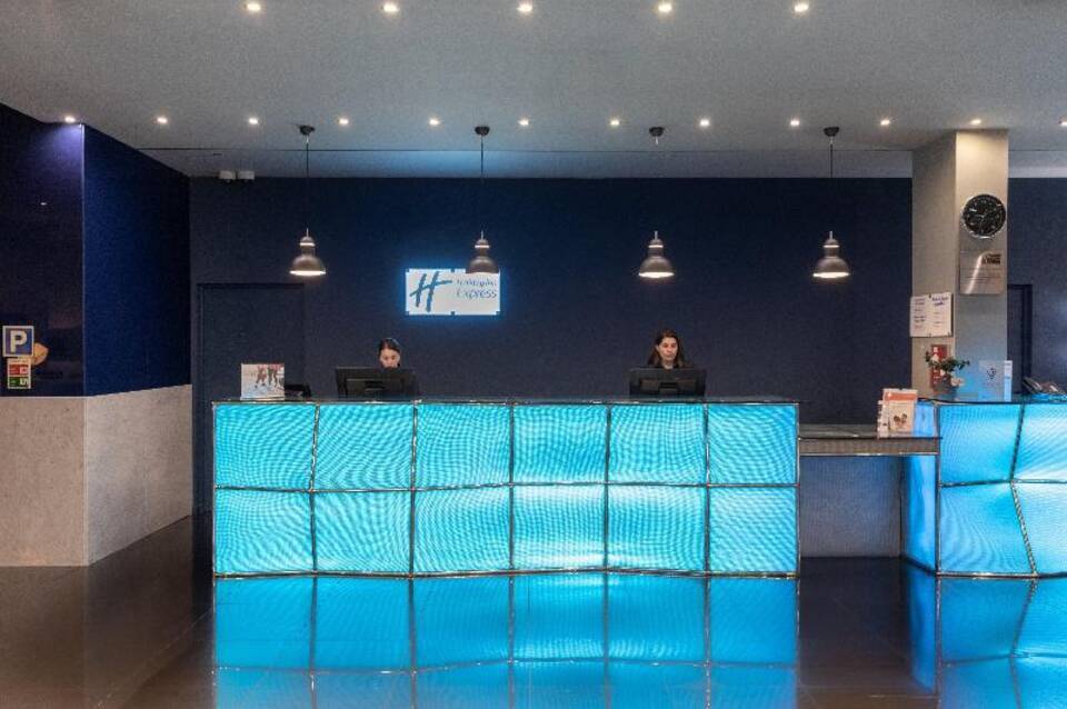 Holiday Inn Express Lisbon  Alfragide 2