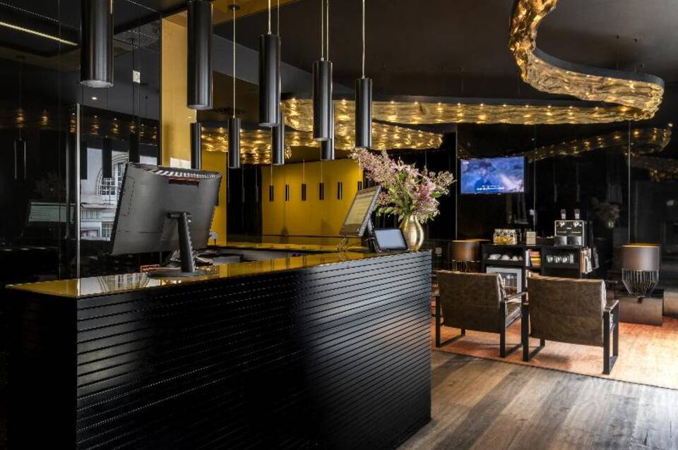 9 Hotel Mercy 3
