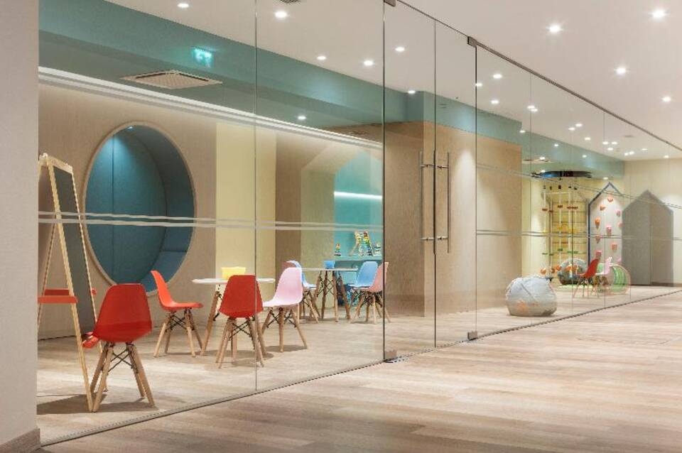 Crowne Plaza Caparica Lisbon 3