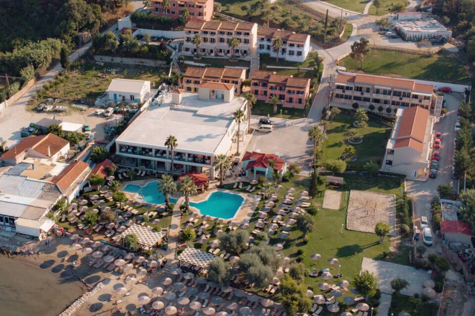 Robolla Beach Apart Hotel 3