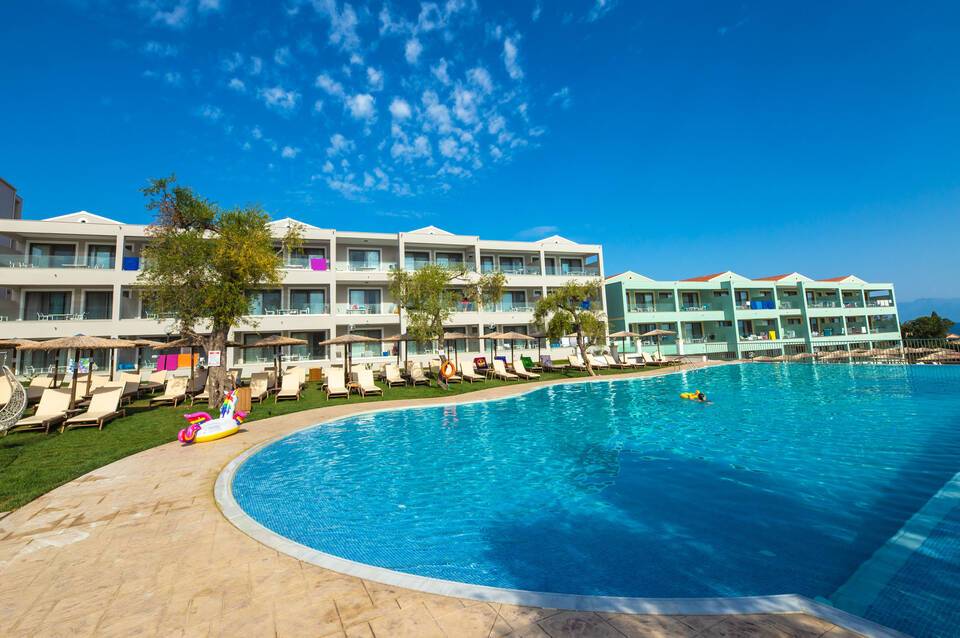 Robolla Beach Apart Hotel 1