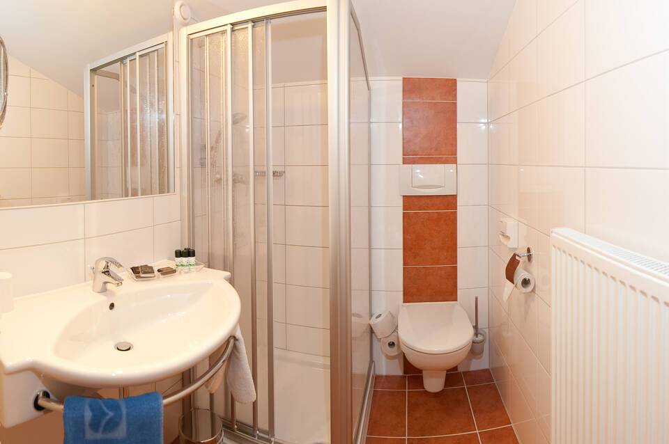 Ski-in-Ski-Out Hotel Garni Berghof 5