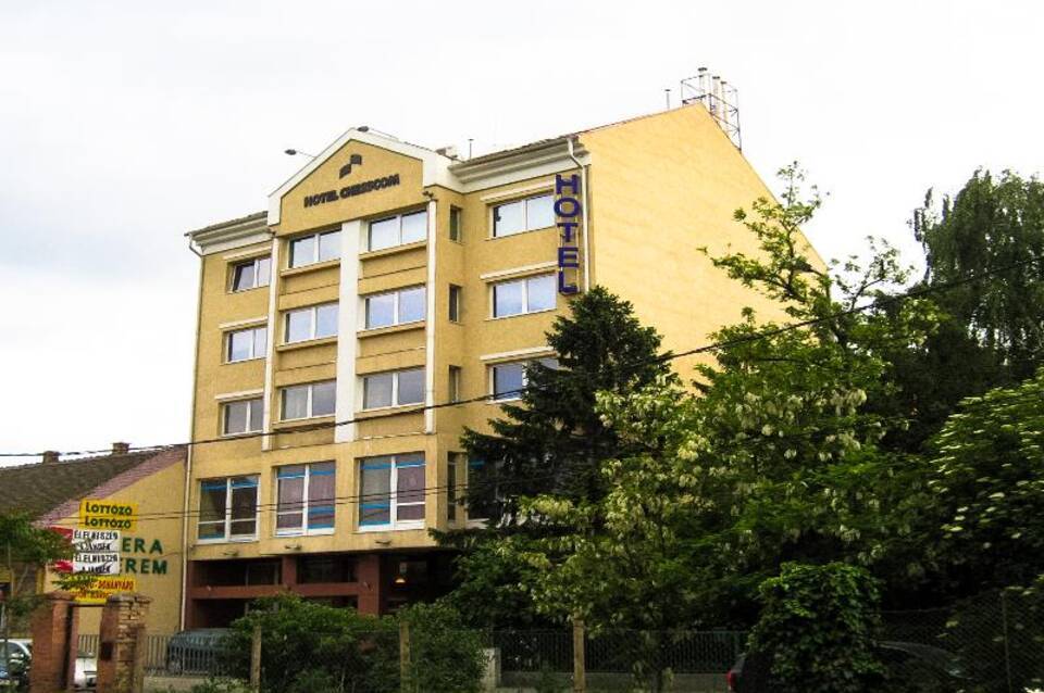 Chesscom Hotel 1