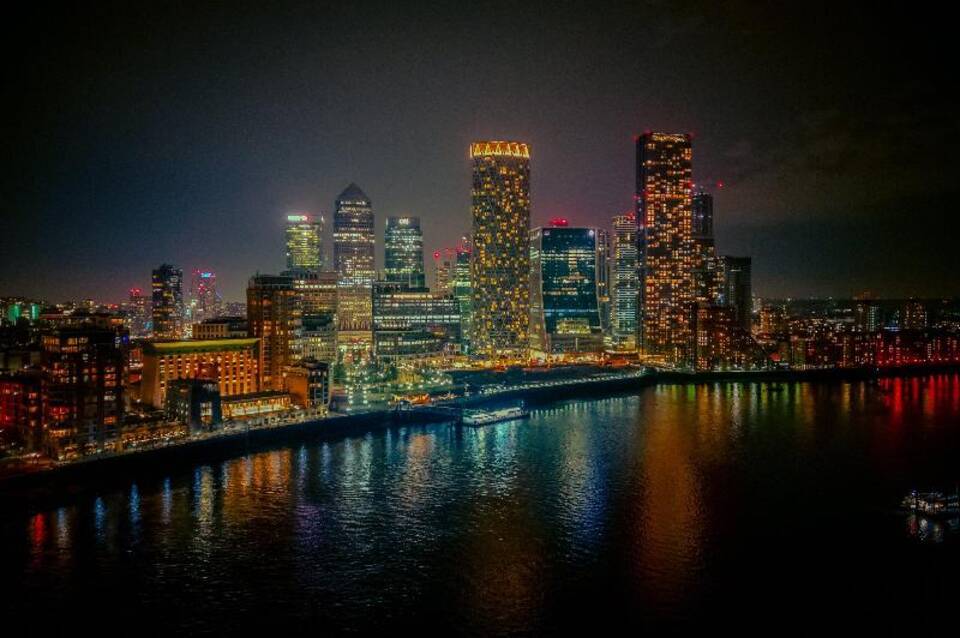 Canary Riverside Plaza Vignette Collection  by IHG 3