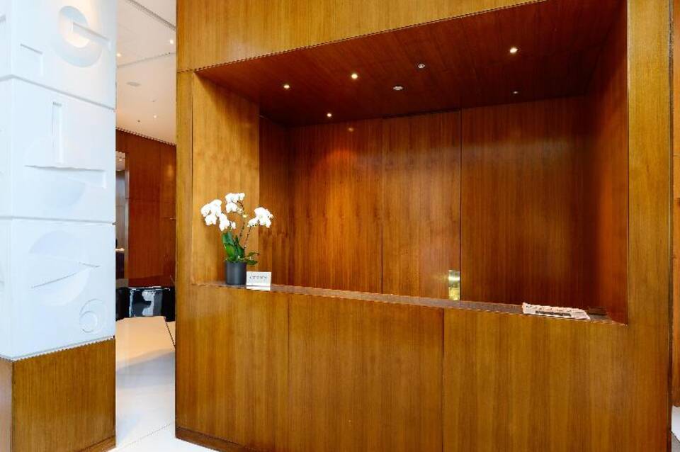 Canary Riverside Plaza Vignette Collection  by IHG 5