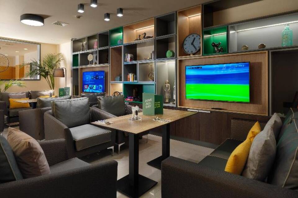 Holiday Inn Athens - Airport 2