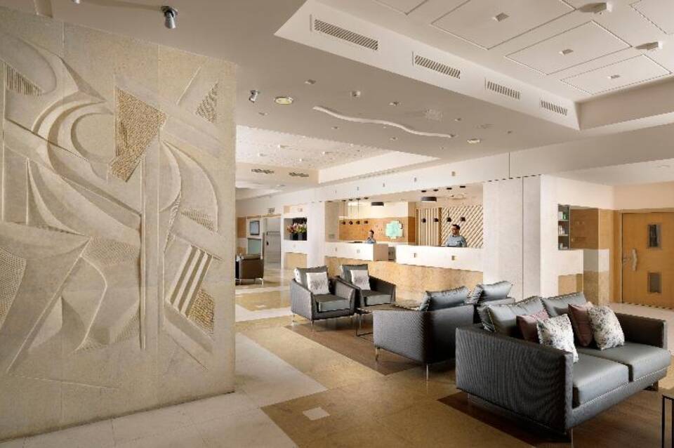 Holiday Inn Athens - Airport 3