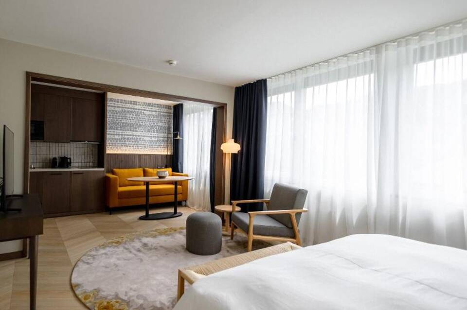 The Yarn Hotel 5