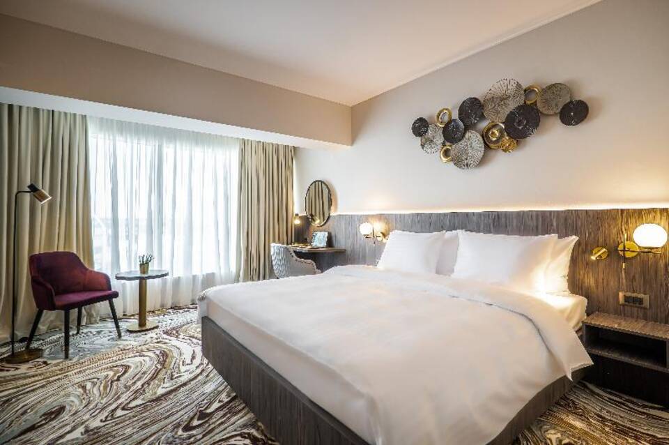 Ramada by Wyndham Bucharest Otopeni Airport 4