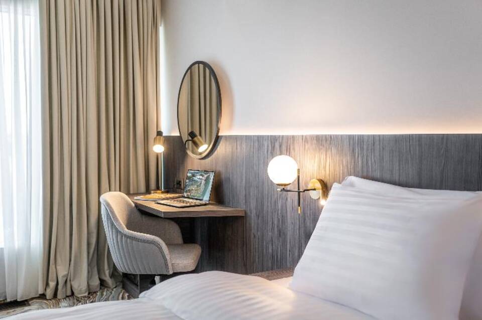 Ramada by Wyndham Bucharest Otopeni Airport 5