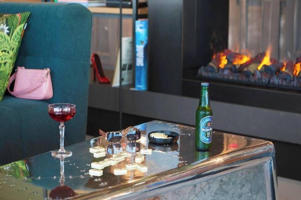 Moxy Cologne Bonn Airport 3