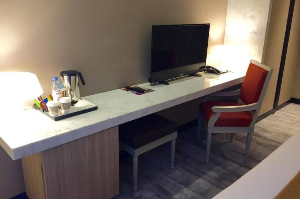 Mercure Paris Alésia 5