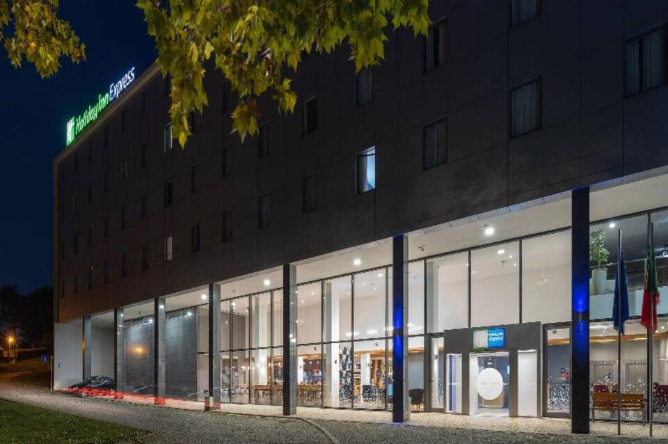 Holiday Inn Express Porto Exponor 4