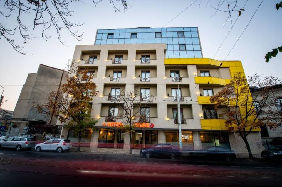 Hotel Duke Armeneasca 3
