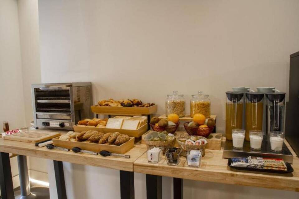 room Select Bilbao 4
